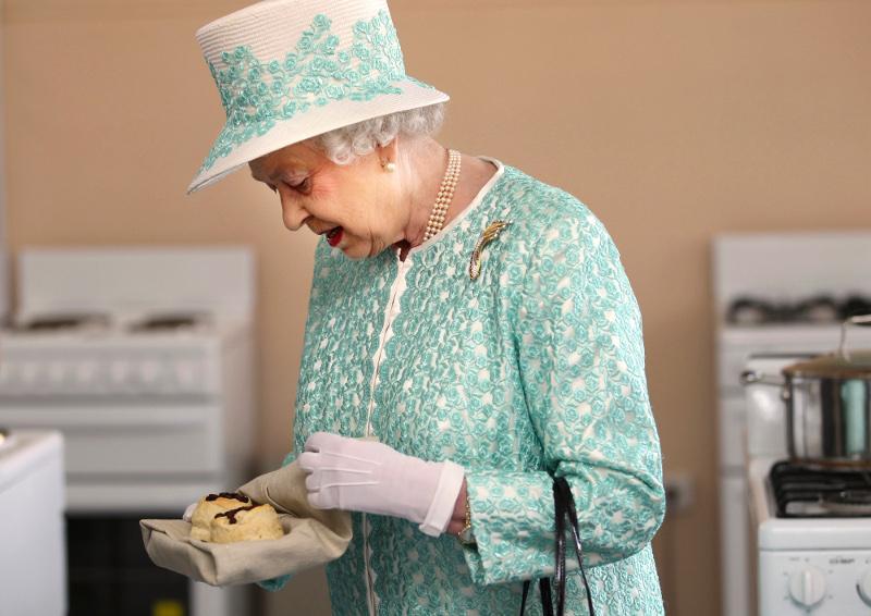 Κι όμως η βασιλική οικογένεια τρώει οστρακοειδή – Και υπάρχει απόδειξη [εικόνα]