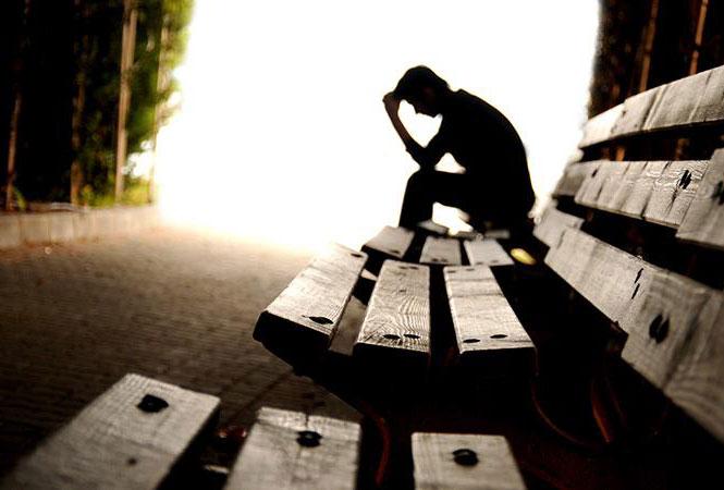 Πώς θα καταλάβετε αν κάποιος κάνει σκέψεις για αυτοκτονία – Όλα τα σημάδια
