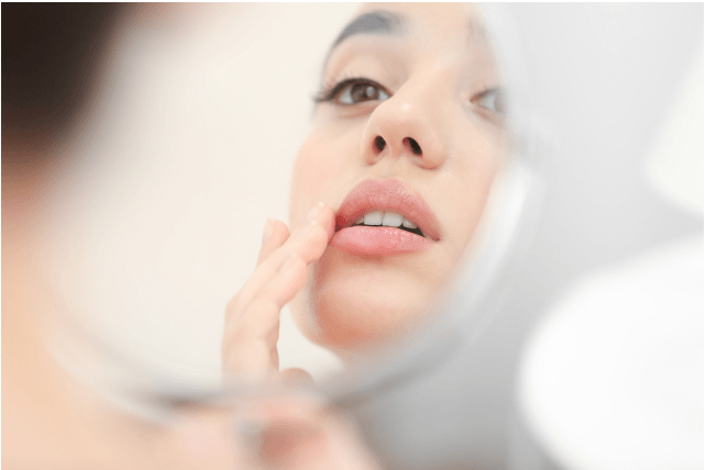 Πώς θα κάνετε γρήγορα το μακιγιάζ σας με τρία προϊόντα