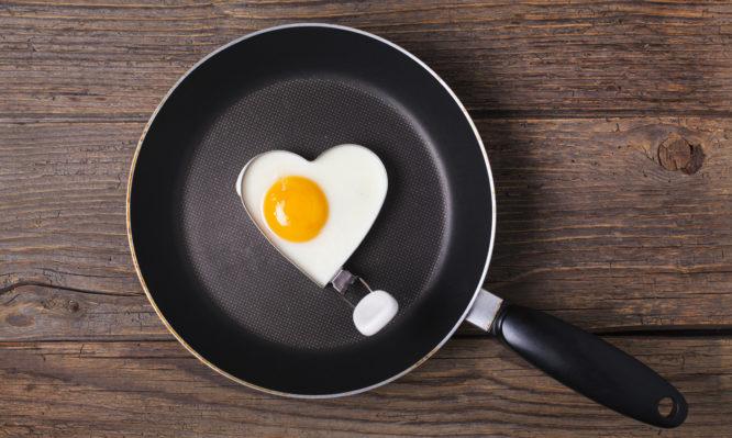 Τα αυγά αυξάνουν τον καρδιαγγειακό κίνδυνο, σύμφωνα με έρευνα