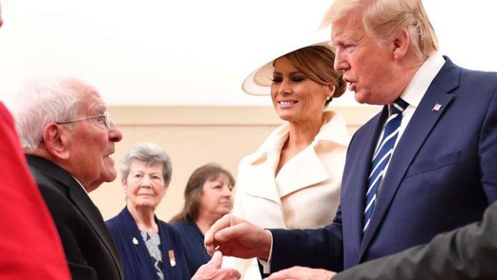 Βετεράνος αγωνιστής «φλερτάρει» τη Melania Trump μπροστά στον σύζυγό της