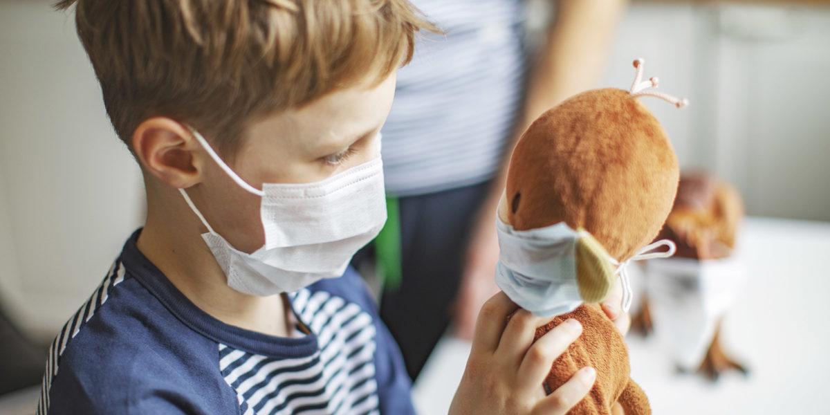 Κορονοϊός: Ο έξυπνος τρόπος για να πείσετε τα μικρά παιδιά να φορούν τη μάσκα