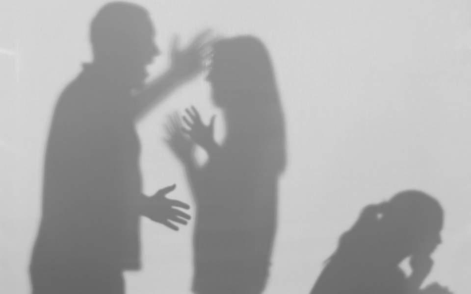 Μπορείς να συμμετέχεις και εσύ στην έρευνα του ΚΕΜΕΑ για την «Ενδοοικογενειακή βία»