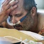 Η φωτογραφία που έγινε viral δείχνοντας έναν βετεράνο που παλεύει