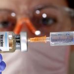 Κορονωϊός: Εγκρίθηκε η έκτακτη χρήση του εμβολίου των Pfizer/BioNTech στο