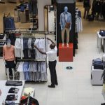 Βρετανία: Οι πωλήσεις του Black Friday συνέβαλαν στη μείωση του