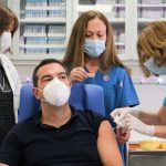 Εμβολιάστηκε-ο-Αλ-Τσίπρας-Απαιτείται-στήριξη-του-ΕΣΥ.jpg