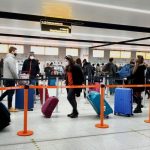 Σε καραντίνα μιας εβδομάδας οι ταξιδιώτες από Ην. Βασίλειο προς