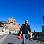 Τα εμβόλια έφτασαν πριν από λίγο στο νοσοκομείο στη Ρώμη