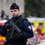Τρεις αστυνομικοί νεκροί από πυροβολισμούς στη Γαλλία