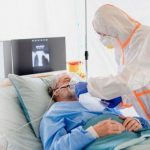 Τριπλάσιο το ποσοστό θνητότητας ασθενών με COVID-19 σε σχέση με