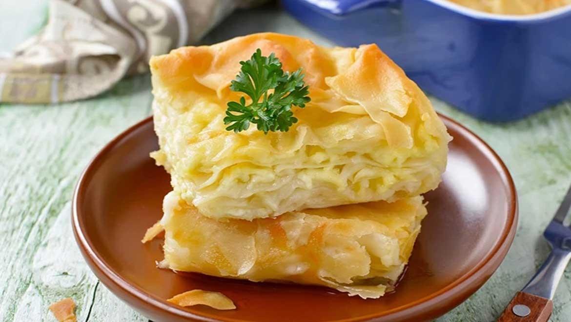 Εύκολη τυρόπιτα με φέτα και τυρί κρέμα