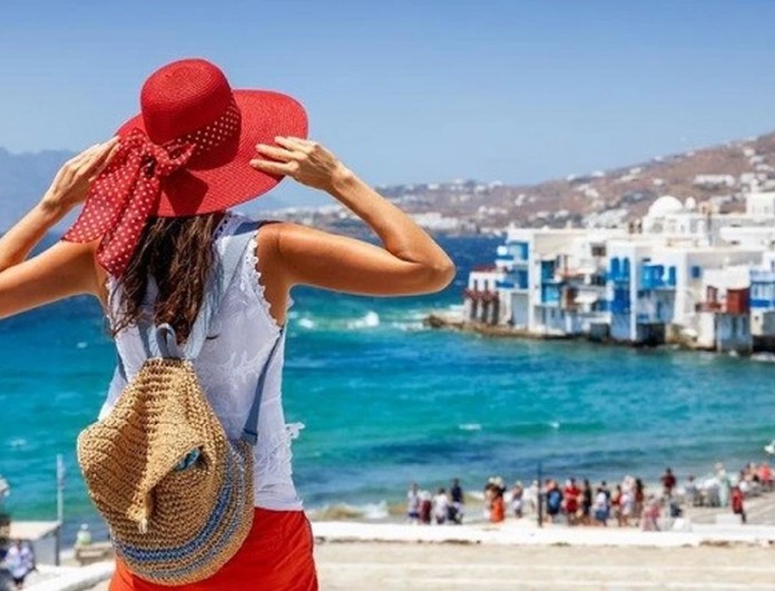 Τα 16 ελληνικά νησιά που προτείνει ο δημοφιλής ταξιδιωτικός ιστότοπος Travel.com