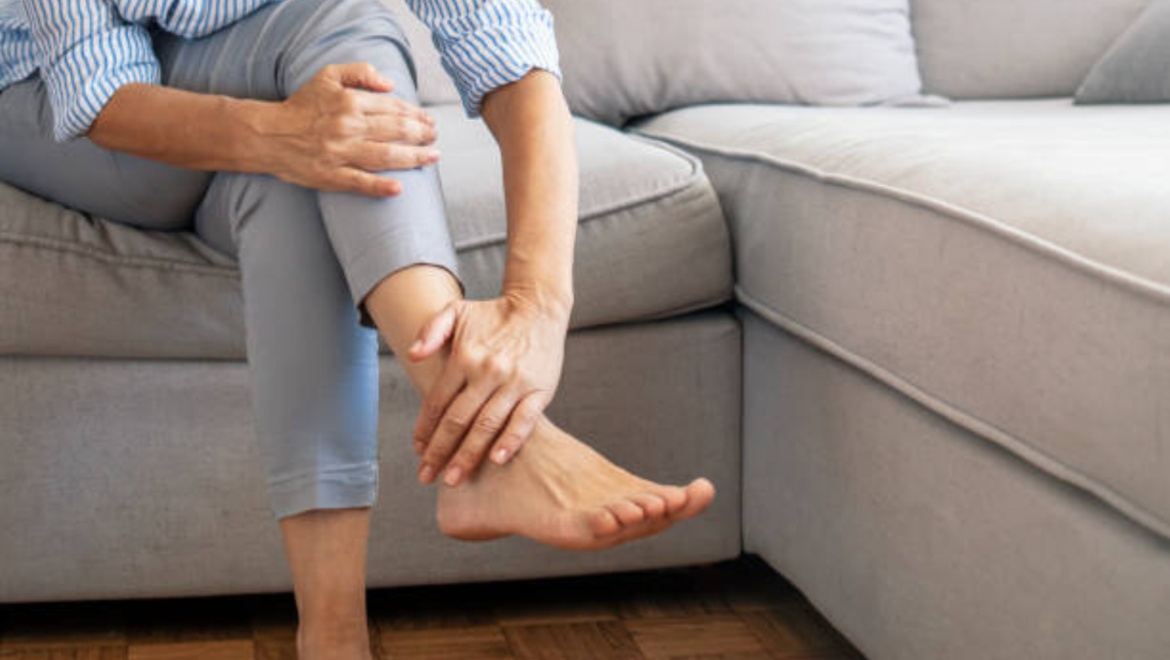 3 προβλήματα στα πόδια που προμηνύουν μεγαλύτερο πρόβλημα υγείας