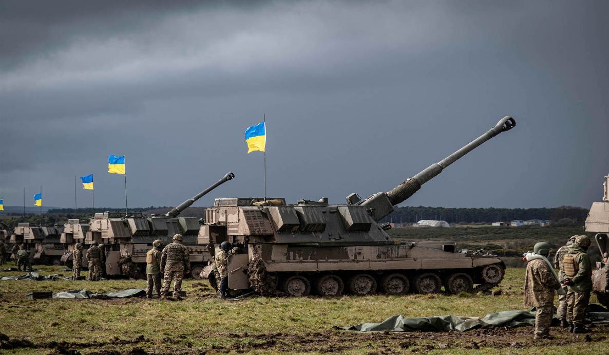 Άνοιξαν όλες οι αποθήκες οπλισμού σε Γερμανία και Πολωνία: ΗΠΑ και Βρετανία μεταφέρουν τεράστιες ποσότητες όπλων στην Ουκρανία για το νέο ΝΑΤΟϊκό Στρατό