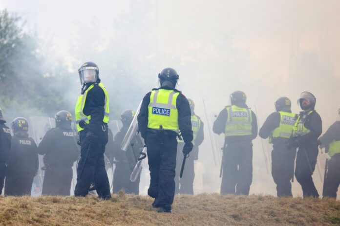 2024 08 04T184102Z 1078536195 RC2399AIEXYZ RTRMADP 5 BRITAIN PROTESTS 1024x682.jpg