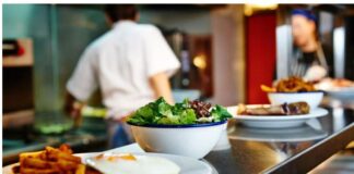 1726724438 estiasi 1.jpg