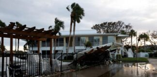 2024 10 10T124053Z 2032286014 RC2NHAAKXWS5 RTRMADP 5 STORM MILTON 1200x800 1 1024x683.jpg