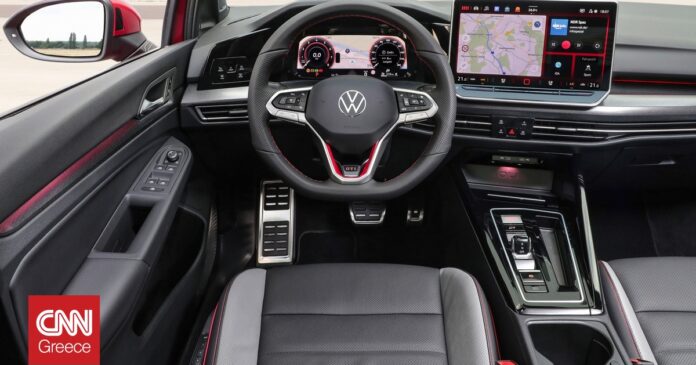 5f7a4b97 VW GOLF INTERIOR og.jpg