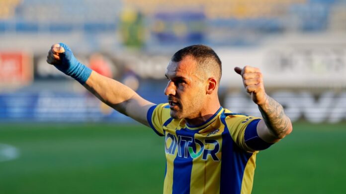 6444420 scaled e1737971515918.jpg