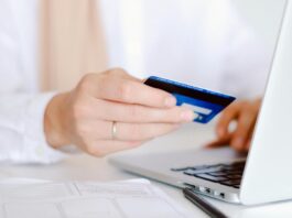 Νέες απάτες AI στα smartphones ενόψει Χριστουγέννων – Προσοχή στις διαδικτυακές αγορές 707d9410 pexels shvetsa 4482896 og.jpg