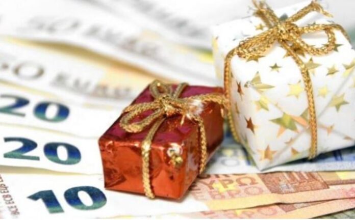 Dwro Xristougennwn 1.jpg