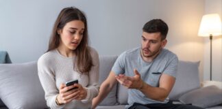 kefalaio apistia.jpg