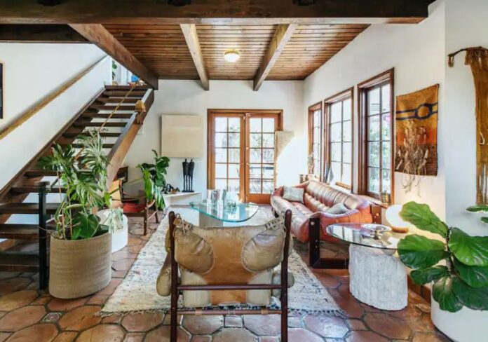 Airbnb 1.jpg Airbnb 1.jpg