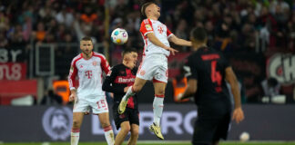 Leverkusen vs Bayern.jpg