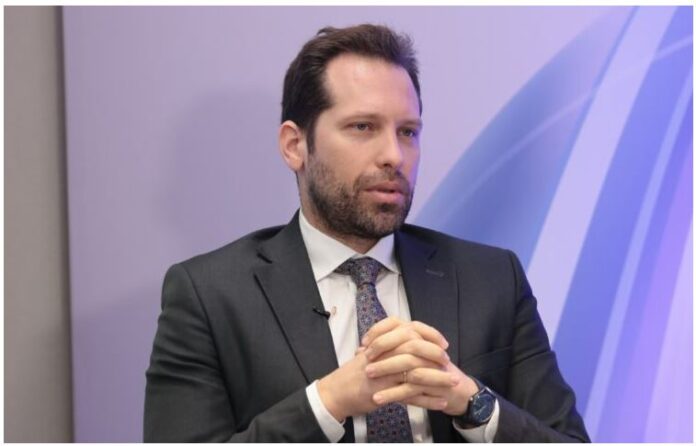 Nikos Mhlapidis 1.jpg