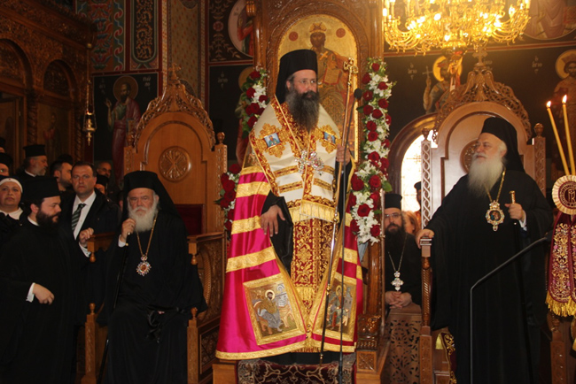 29042014_entronisi_1