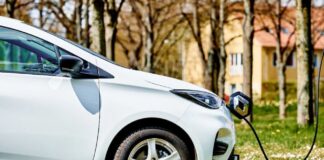 Kinoumai ilektrika 1.jpg