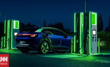 b06b0a4b CHARGING og.jpg