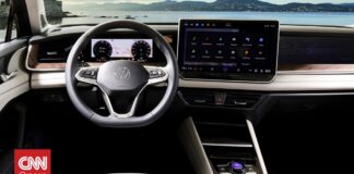 c5260d60 VW TAYRON COCKPIT og.jpg