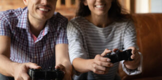 h tixi tou na exeis adelfi ofeli.jpg