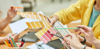 sxetika xromata vlepoume oloi to idia orasi.jpg