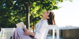 xronos me ton eauato mas monoi mas.jpg