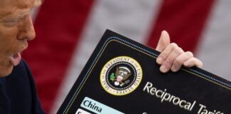 2025 04 04T234656Z 1392979963 RC2XPDA5HG13 RTRMADP 5 USA TRUMP TARIFFS 1024x683.jpg