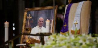 2025 04 21T120458Z 266338765 RC2C2EAHSHJA RTRMADP 5 POPE FRANCIS USA 1024x683.jpg