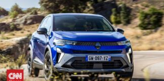 e84f8a59 RENAULT CAPTUR 6 og.jpg