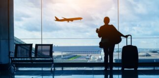 taxidia jomo tash diakopes.jpg