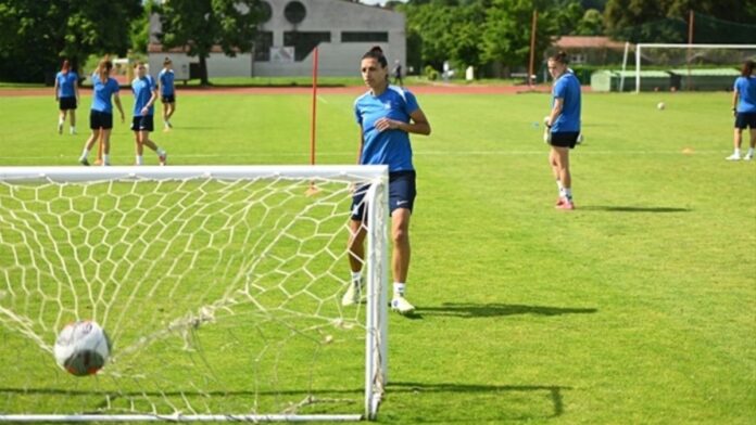 ETHNIKI 4.jpg ETHNIKI 4.jpg