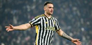 GA2swvhWYAAbTuM scaled e1702071739587.jpg