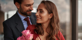 gynaikes protimoyn tous neoterous.jpg