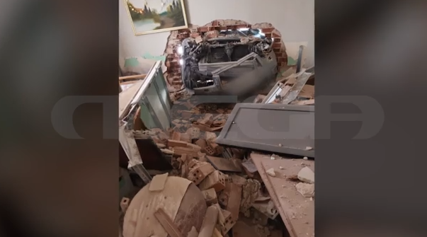 saloni.png saloni.png