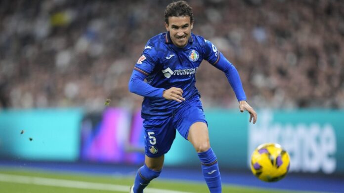 AP24336557778232 scaled e1749292408420.jpg