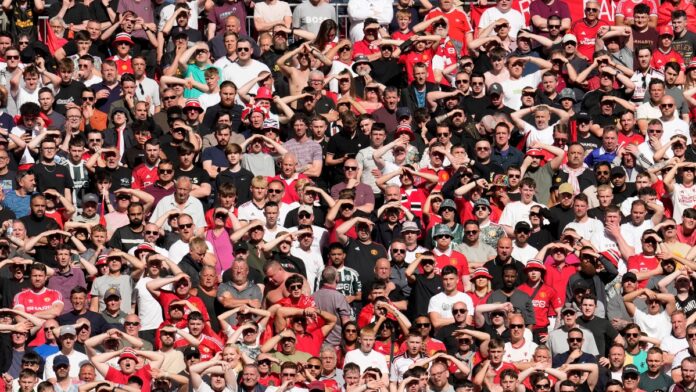 Manchester United fans.jpg