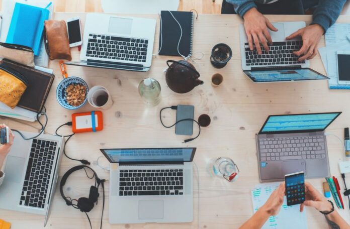 theseis ergasias 1.jpg