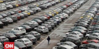 1de3b74c cars in port og.jpg