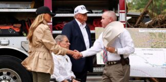 2025 07 11T184811Z 1416210321 RC2HKFAODZ25 RTRMADP 5 USA WEATHER TEXAS TRUMP 1200x800 1 1024x683.jpg